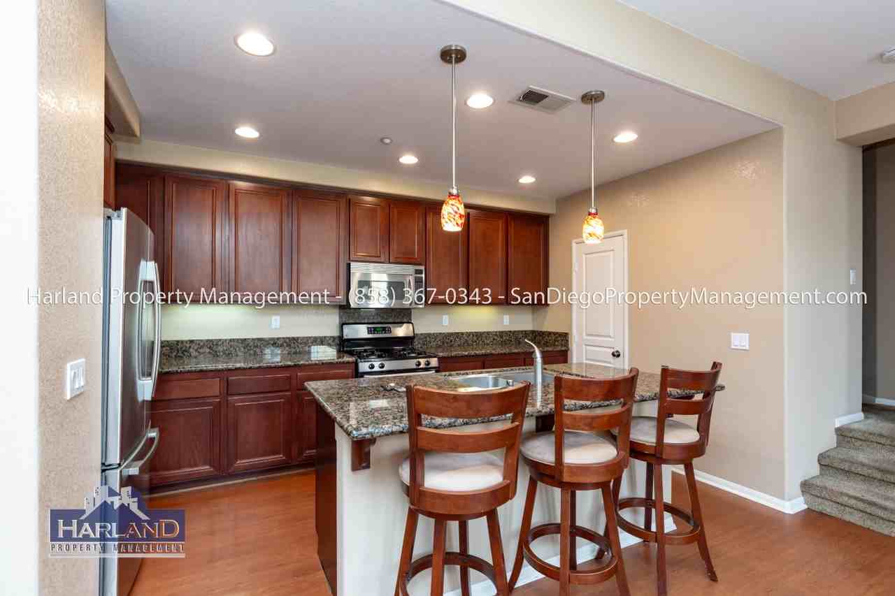 649 Hatfield Dr - Photo 2 of 20