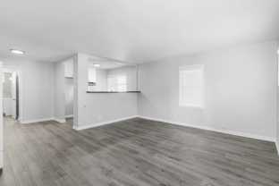 935-937 N Washington Place - Photo 1 of 1