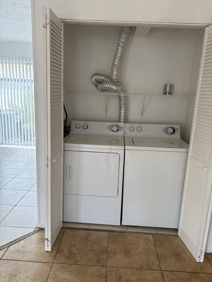 3651 N Goldenrod Rd #A104 - Photo 7 of 20