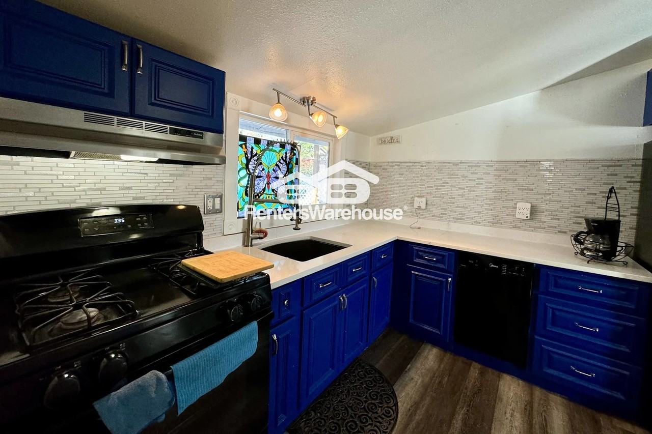 11681 W Pleasant Ave - Photo 2 of 22