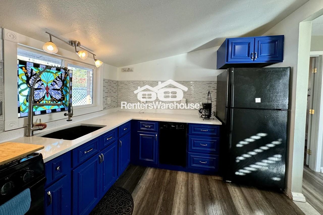 11681 W Pleasant Ave - Photo 3 of 22