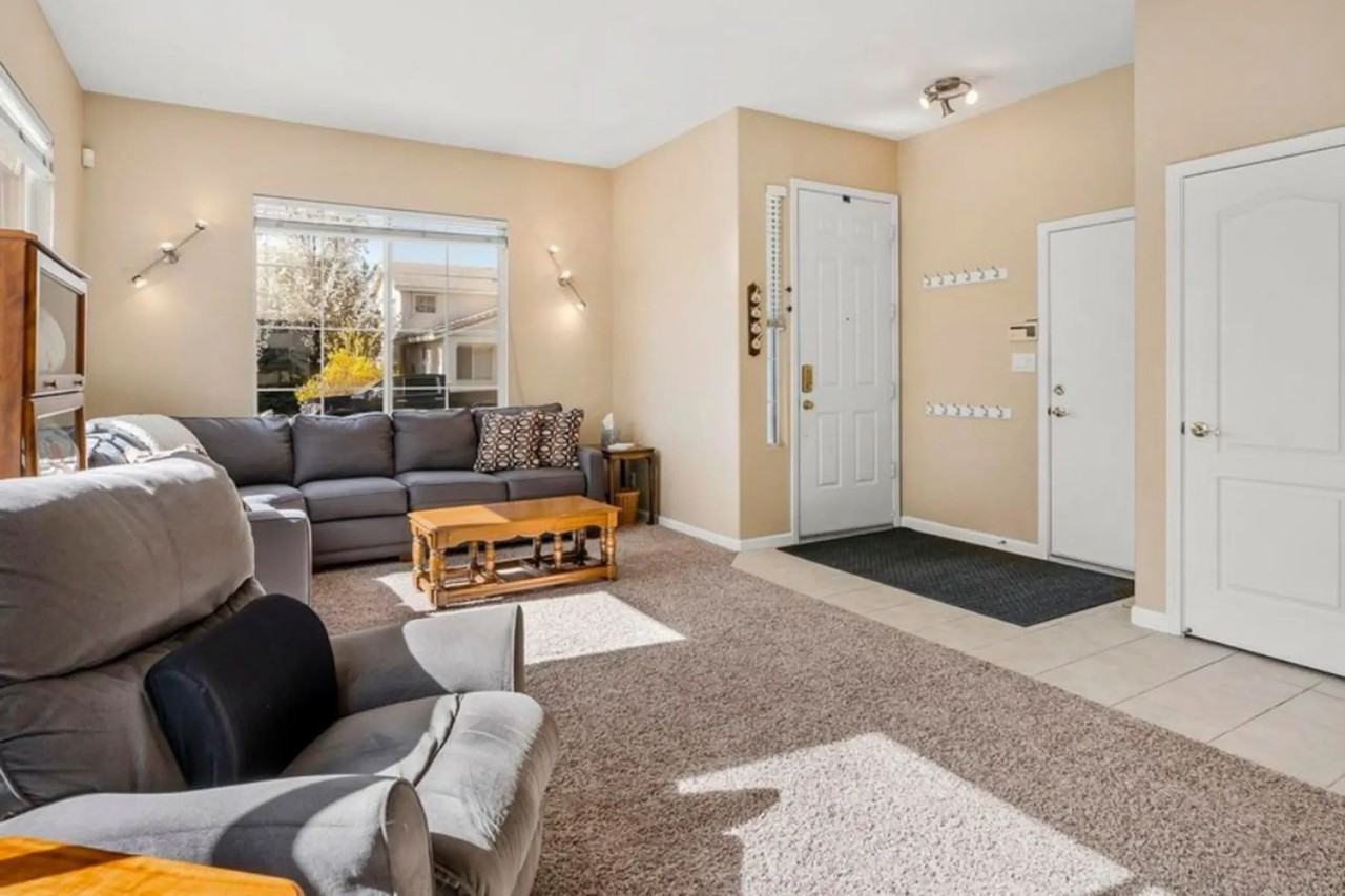 1833 Millpond Ct - Photo 2 of 18