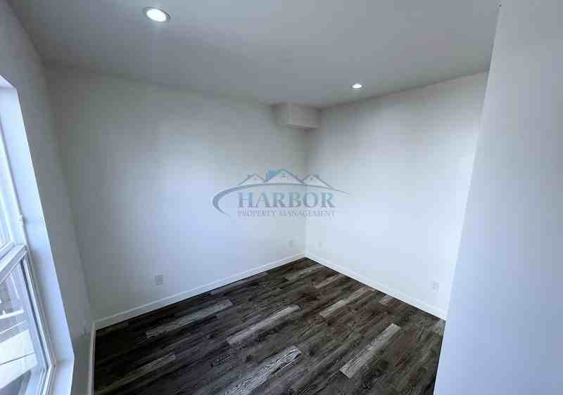 2284 Pine Ave #2284A - Photo 3 of 12