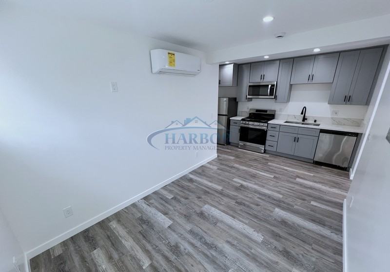 2284 Pine Ave #2284A - Photo 2 of 12