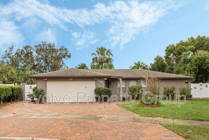 724 Forest Glen Ct - Photo 2 of 30