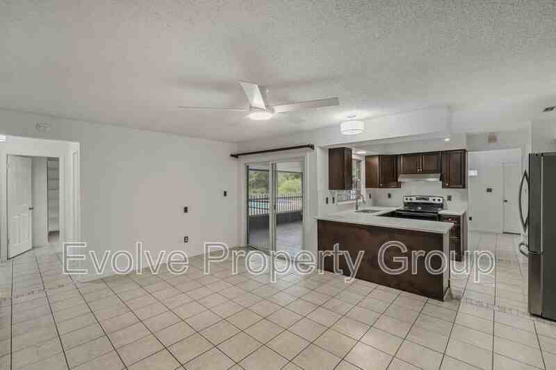 724 Forest Glen Ct - Photo 7 of 30
