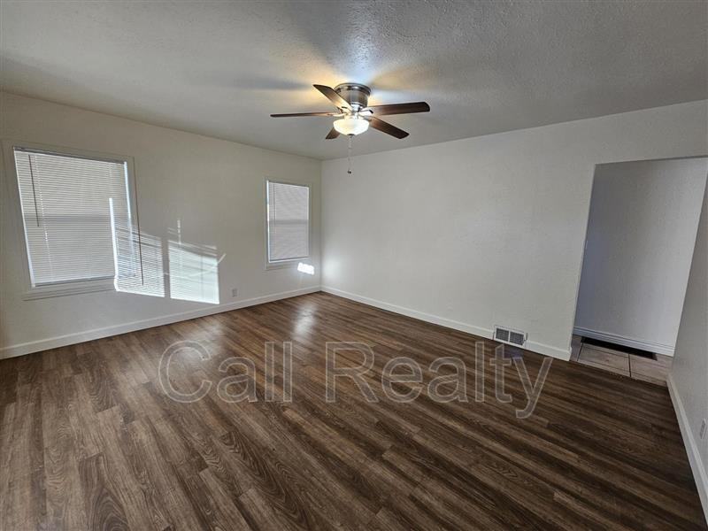 1603 E Lacrosse Ave - Photo 3 of 21