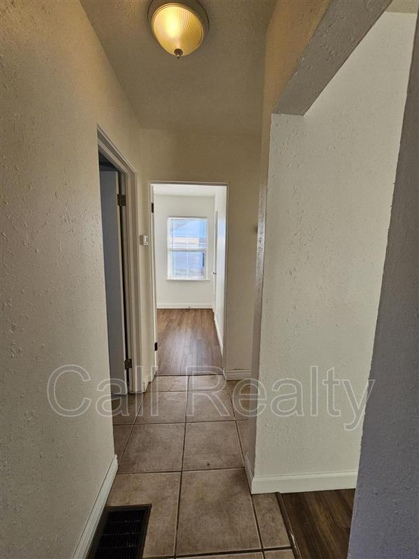 1603 E Lacrosse Ave - Photo 4 of 21