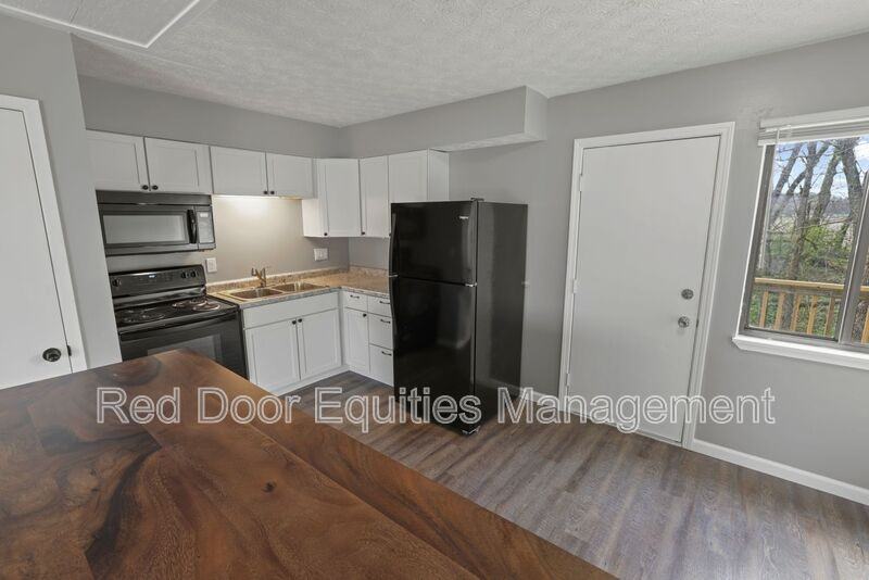 250 Angle St #1F - Photo 2 of 24