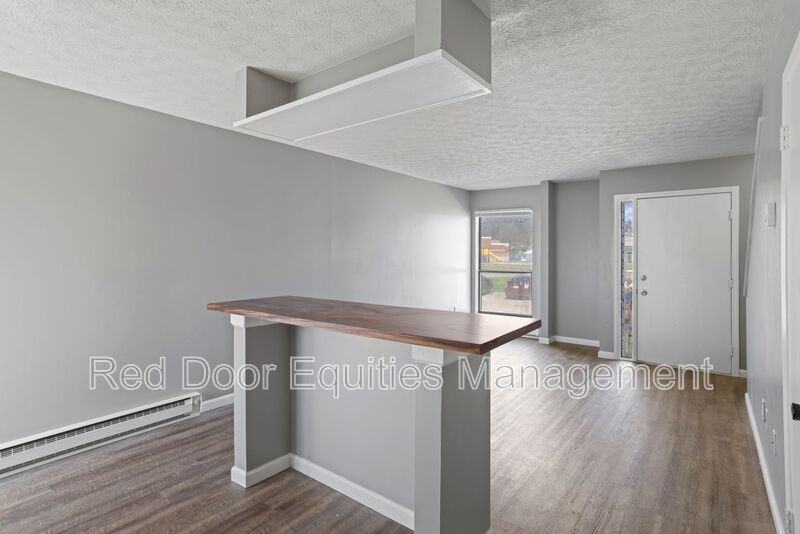 250 Angle St #1F - Photo 4 of 24