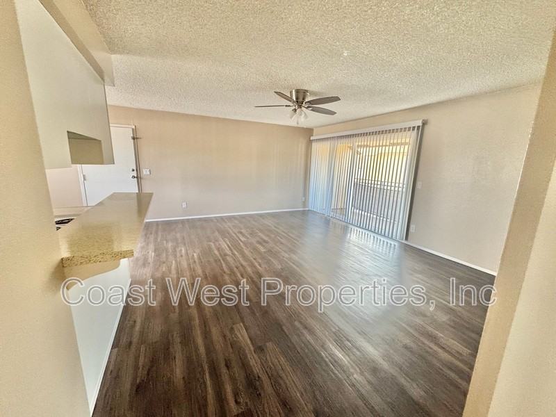 344 Juniper Ave - Photo 2 of 17