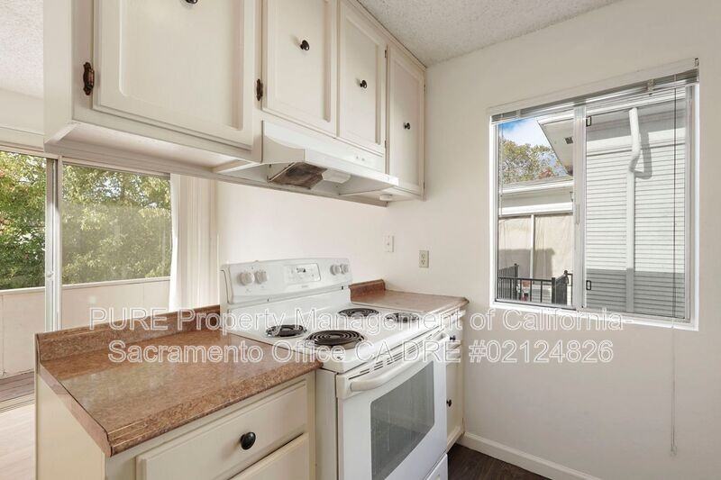 1921 28th St #3 - Photo 6 of 38