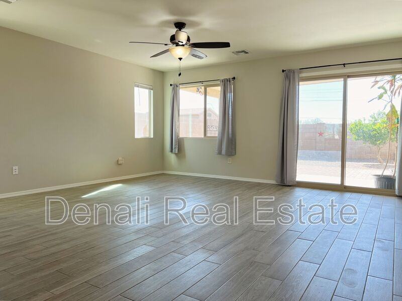 8235 W Melanitta Dr - Photo 2 of 22