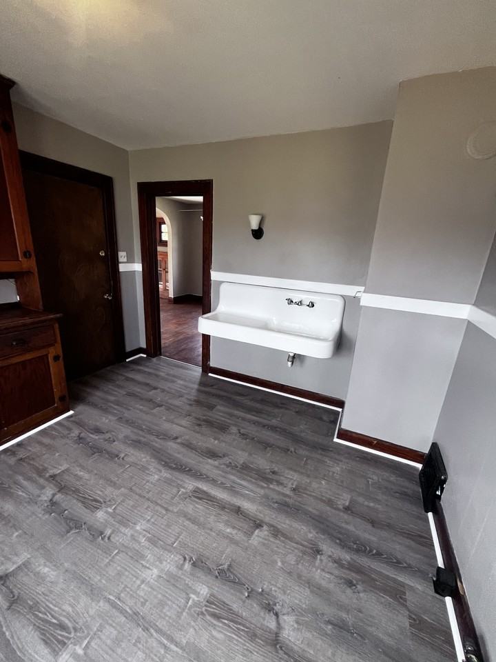 116 Jewett Ave - Photo 3 of 11