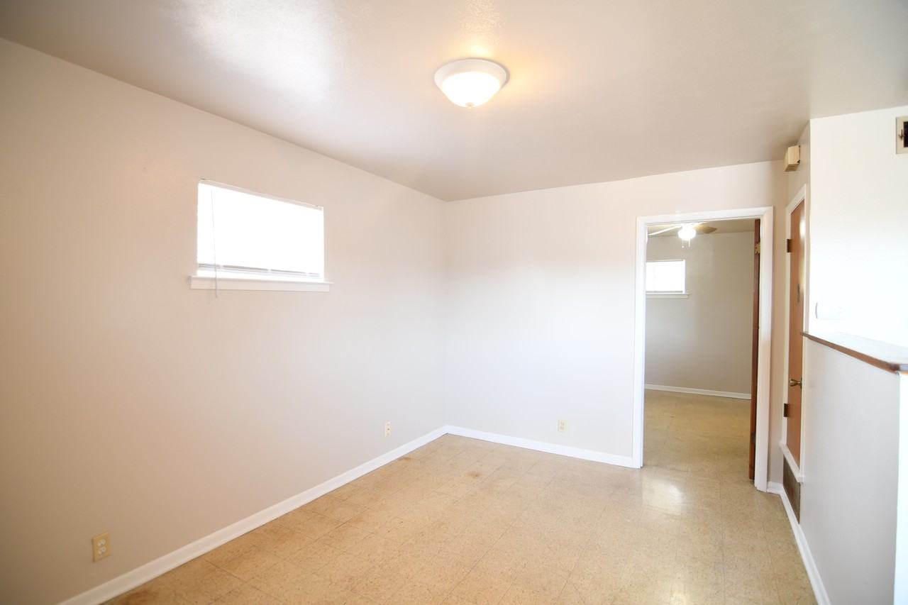 2802 W Avenue N - Photo 5 of 11