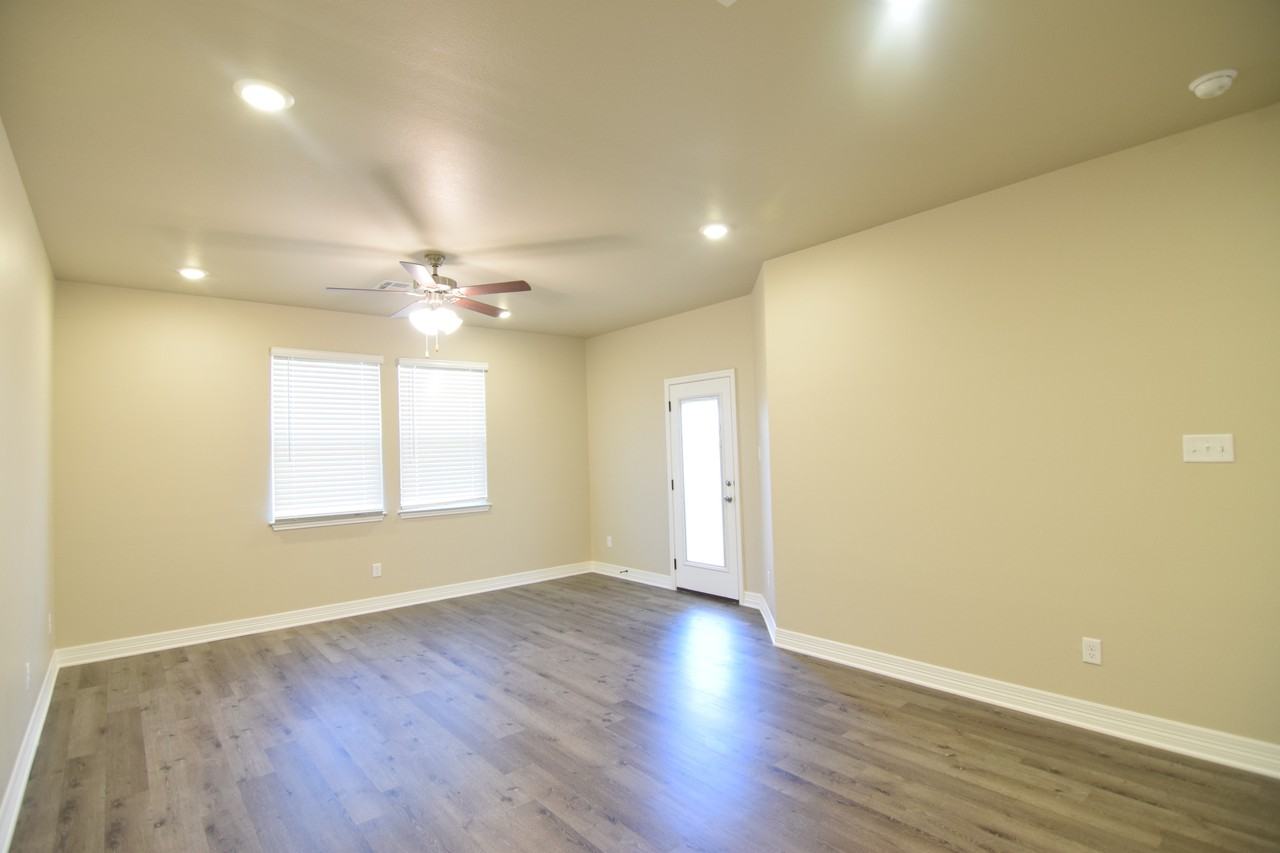 1182 Lindsey Dr - Photo 6 of 18