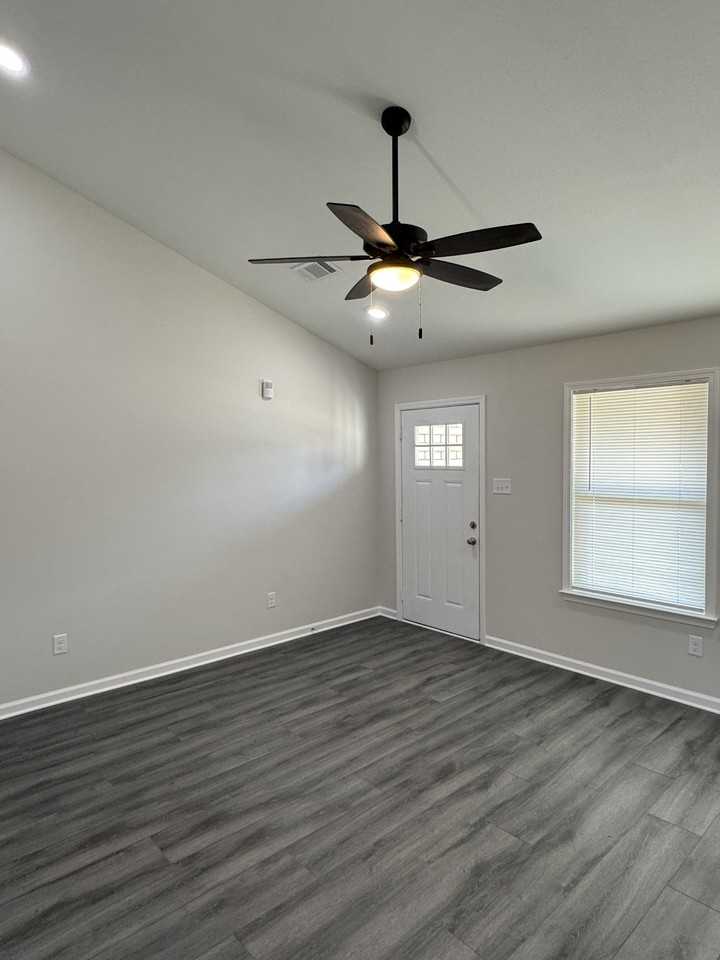 12 Edward Dr - Photo 2 of 20
