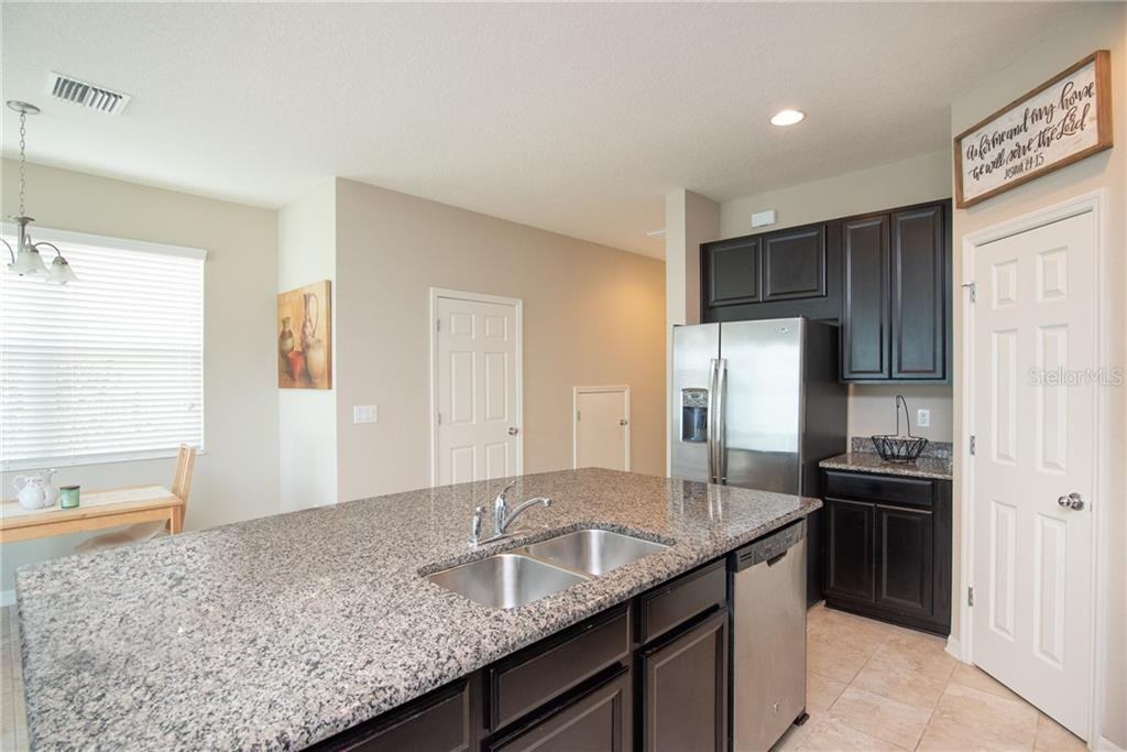 7083 Woodchase Glen Dr - Photo 5 of 26