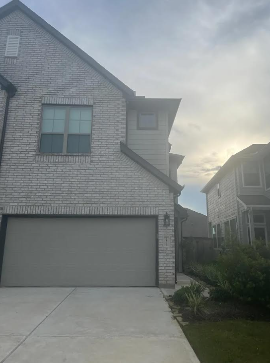 2507 Manor Valley Ct - Photo 2 of 50