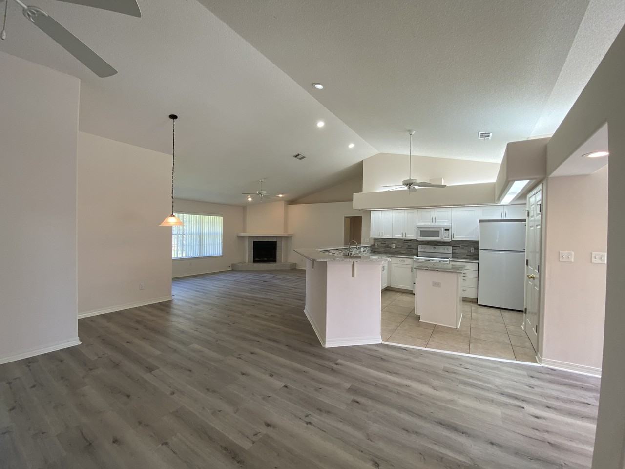 2921 Pga Blvd - Photo 4 of 42