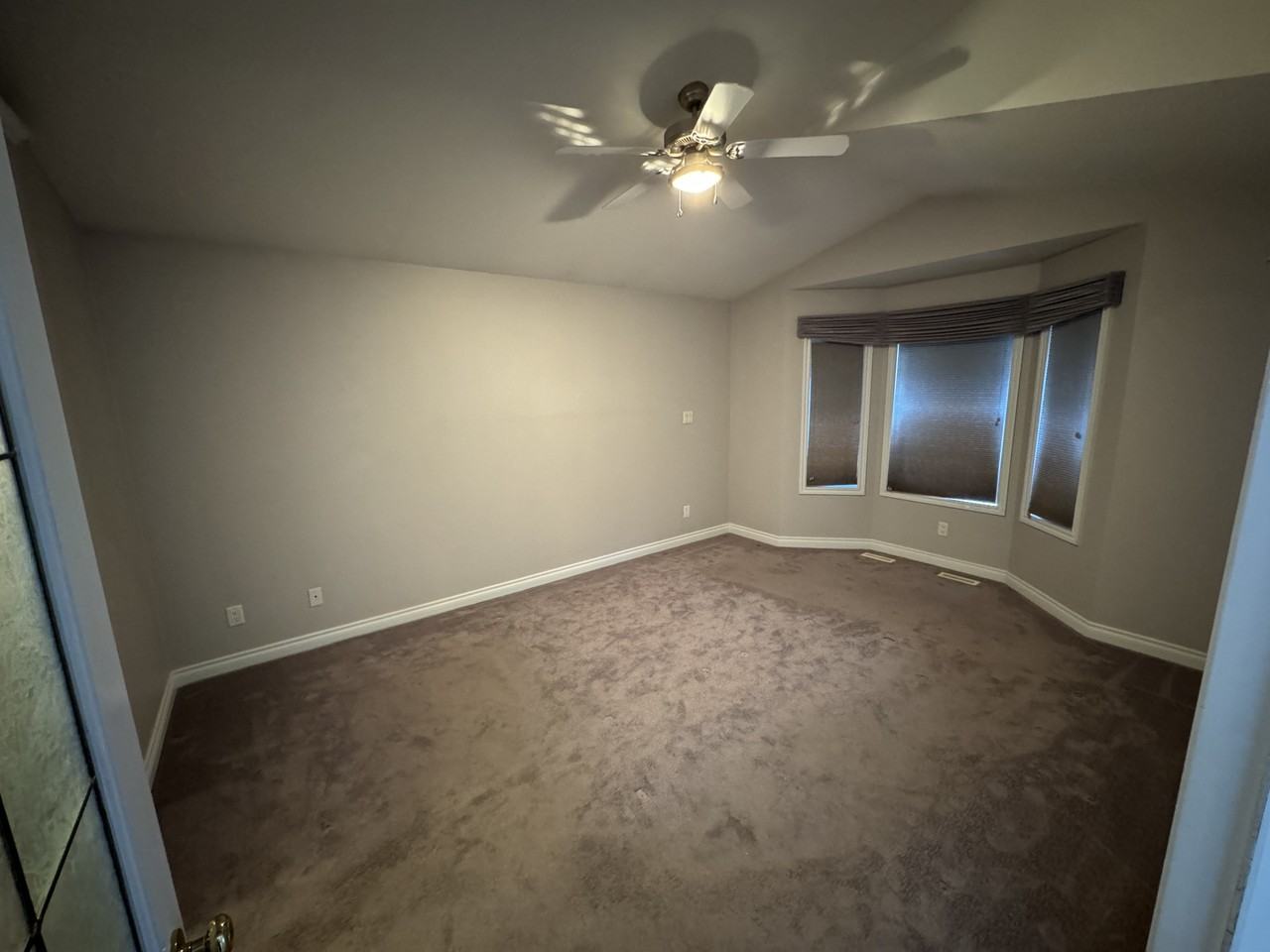 6 Fairmont Park Lane S - Photo 3 of 27
