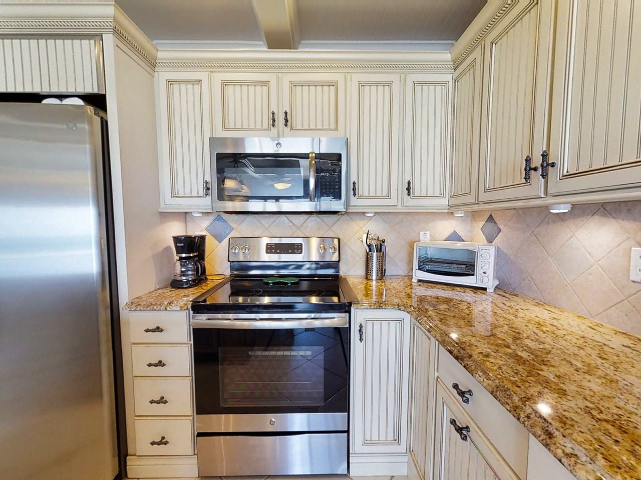 4849 Saxon Dr - Photo 5 of 22