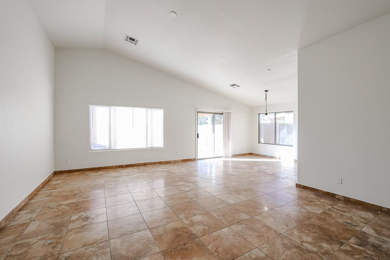 9067 W Yale St - Photo 6 of 36