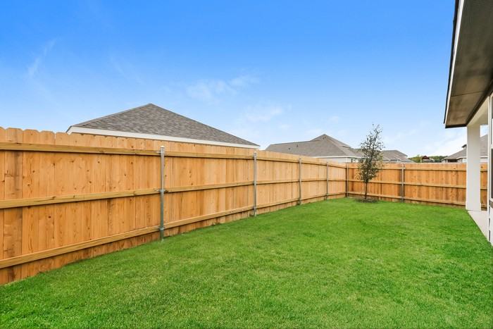 426 Sussex Dr - Photo 3 of 3