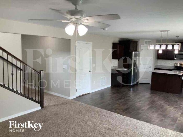 7429 Primavera Ln - Photo 3 of 12