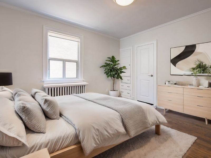 Queen St. East - Photo 3 of 9