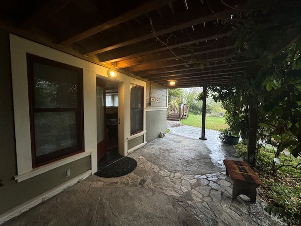 1685 Hyland ST - Photo 3 of 19