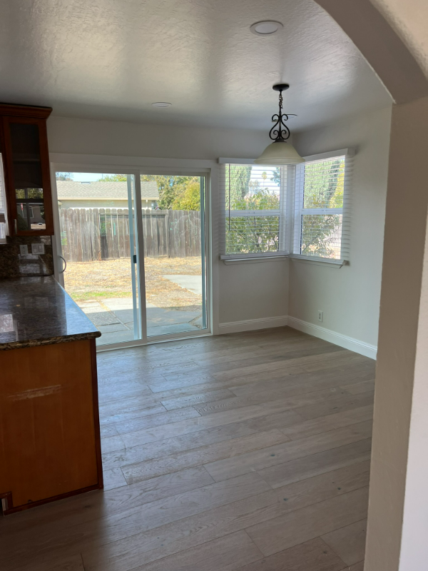 4274 Galloway St - Photo 4 of 39