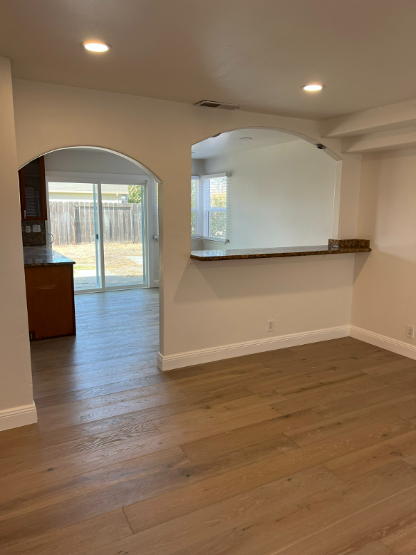 4274 Galloway St - Photo 5 of 39