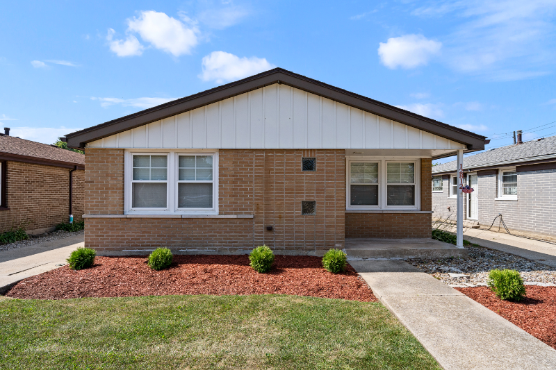 12812 S Exchange Ave - Photo 2 of 14