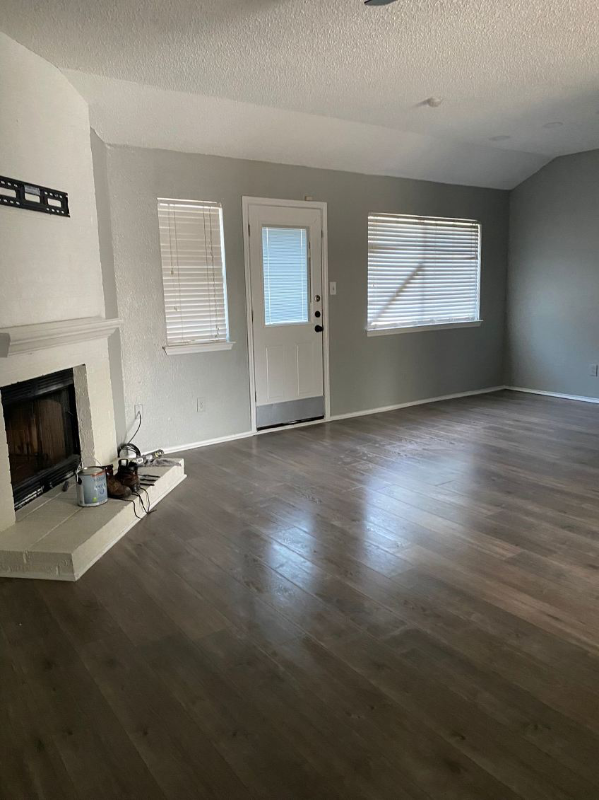 301 Baumann Dr - Photo 2 of 10