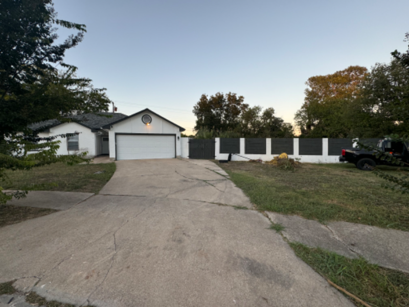 301 Baumann Dr - Photo 3 of 10