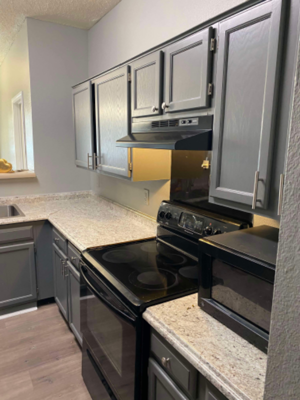 301 Baumann Dr - Photo 7 of 10