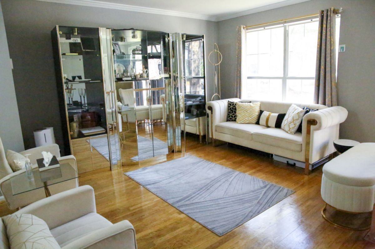 1935 Barrington Ct - Photo 2 of 8