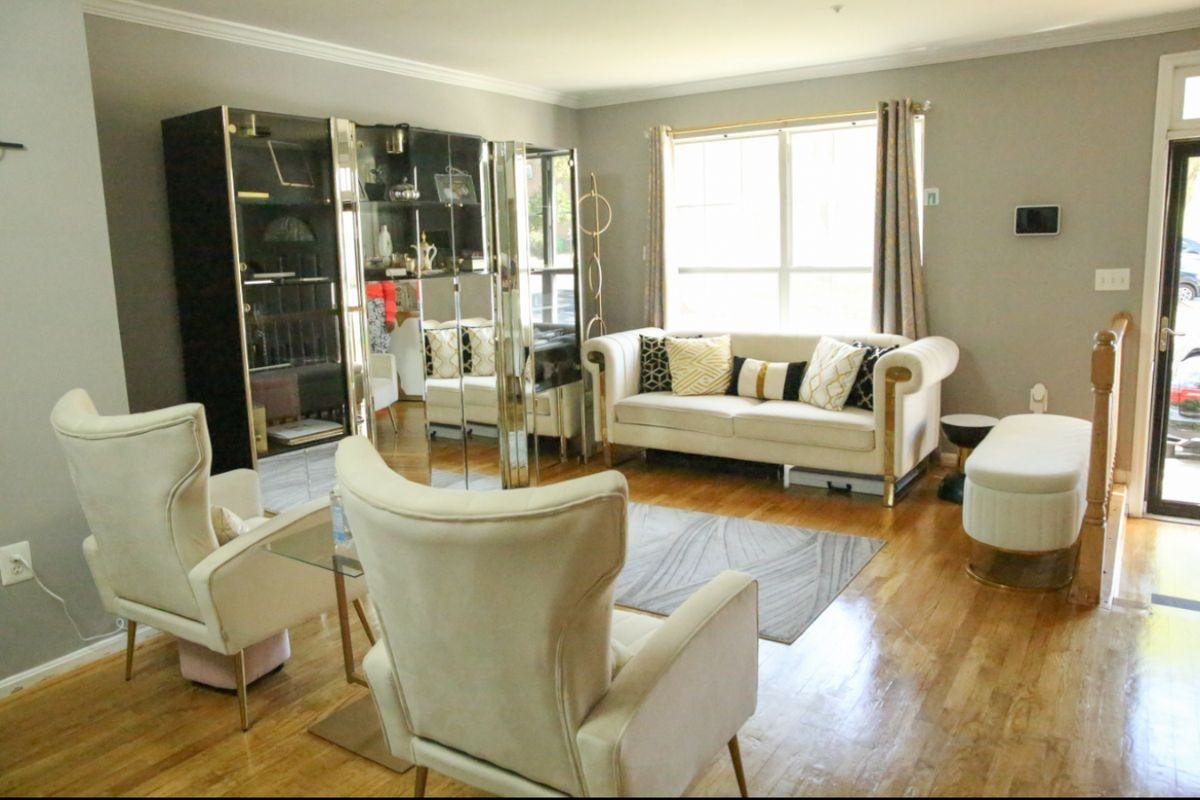 1935 Barrington Ct - Photo 3 of 8