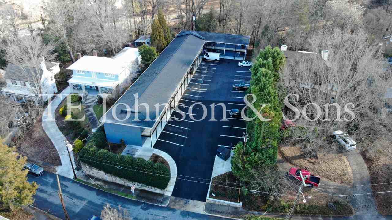 651 Summit St - Photo 7 of 20