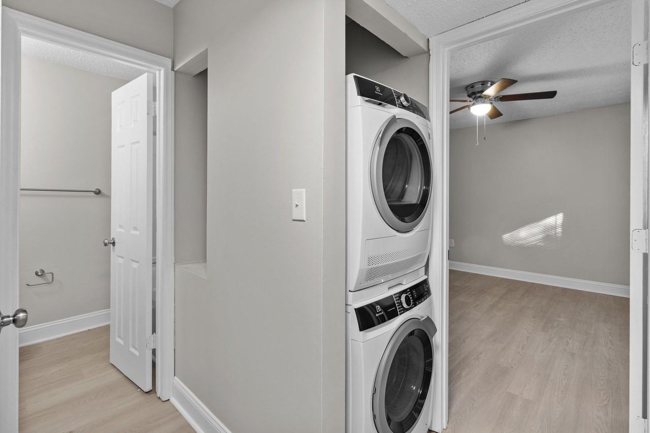 The Pointe on Lafayette - Photo 6 of 46