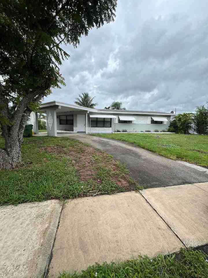 213 Tam O Shanter Dr - Photo 3 of 20