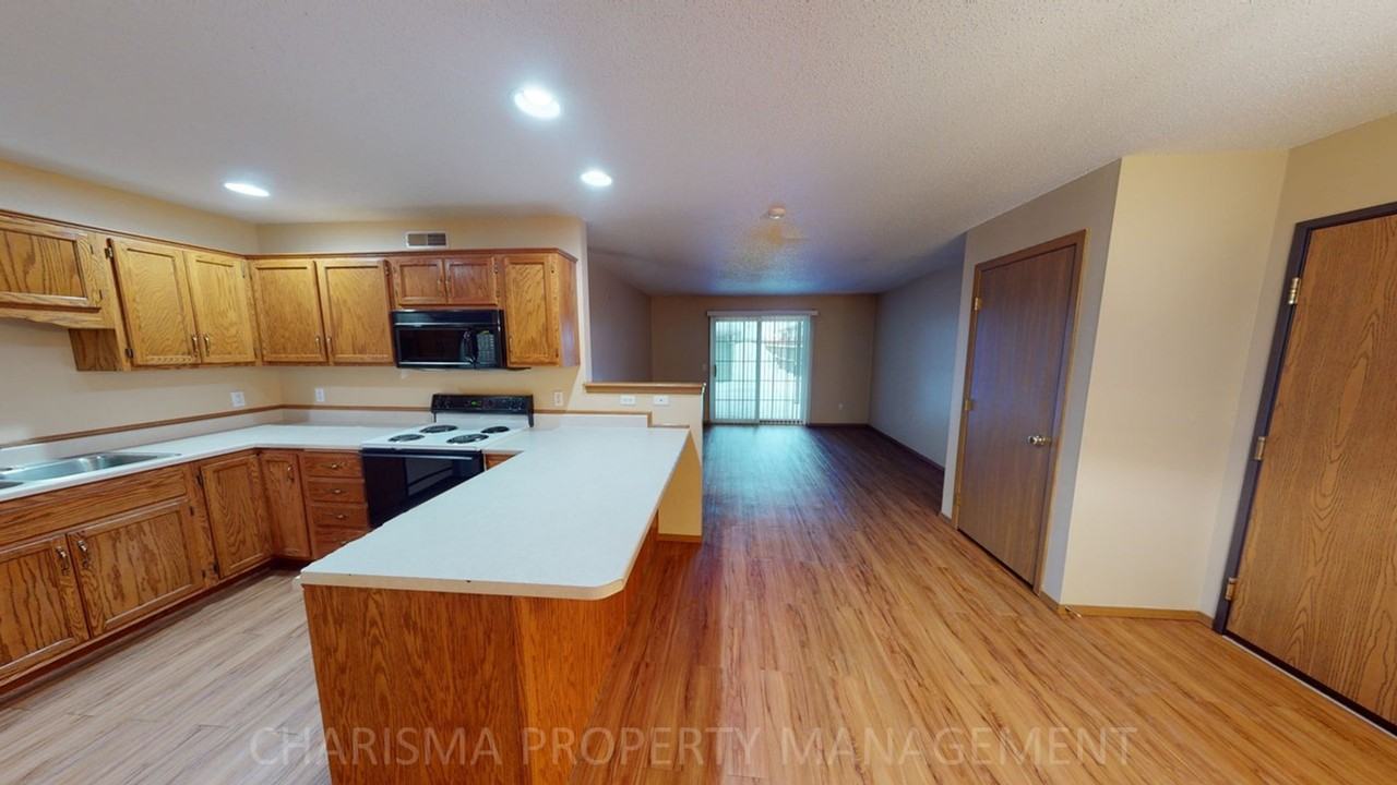 Teakwood Apartments - Photo 2 of 24