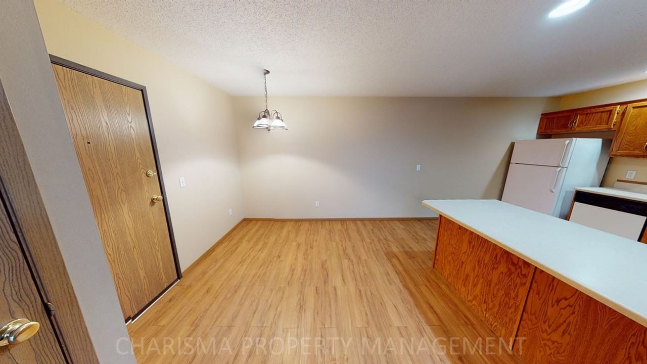 Teakwood Apartments - Photo 7 of 24
