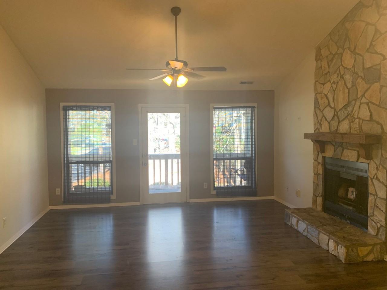 1820 Tryon Dr - Photo 4 of 41