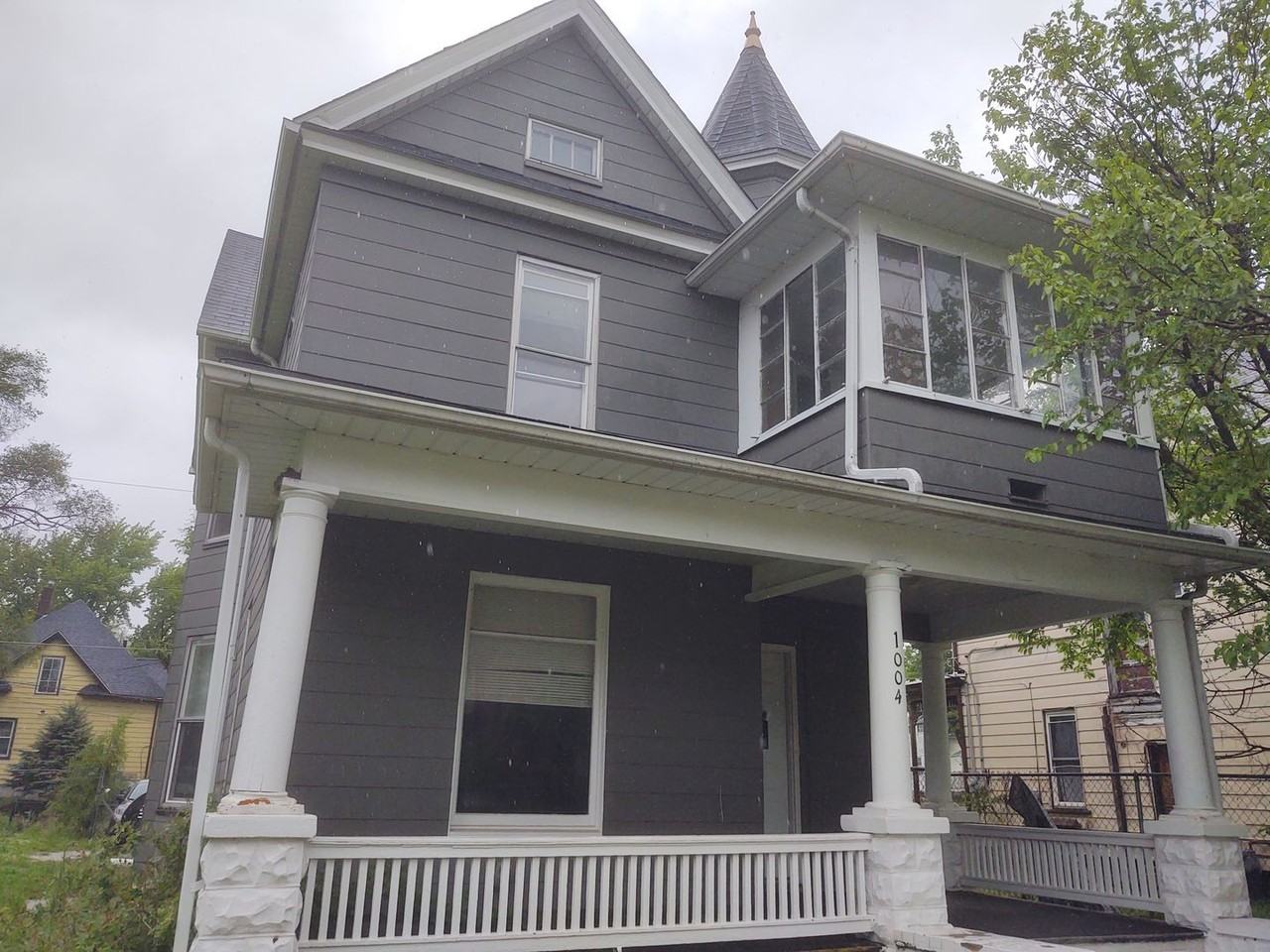 1004 15th St - Photo 2 of 26