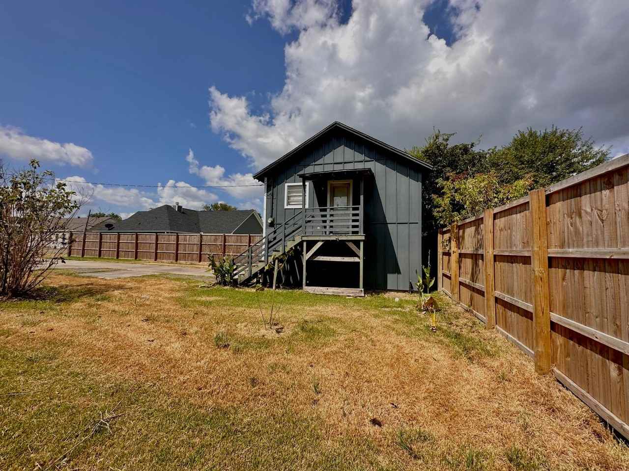 722 Avenue C - Photo 2 of 10