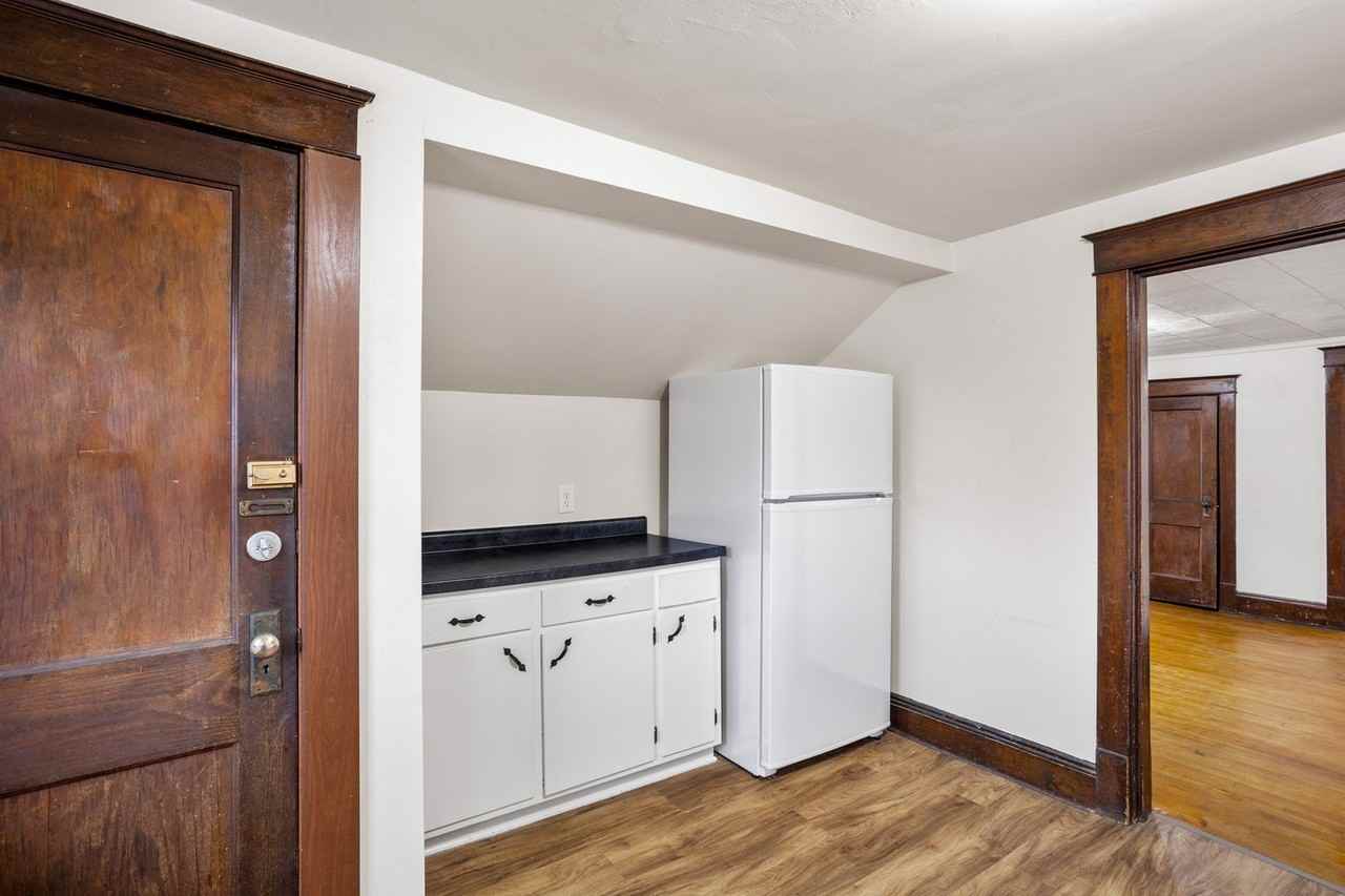 420 Appleton St - Photo 4 of 12