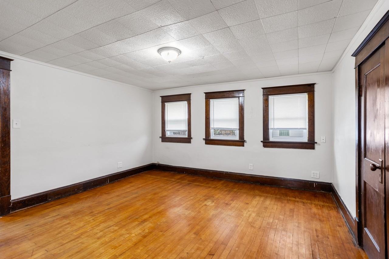 420 Appleton St - Photo 5 of 12