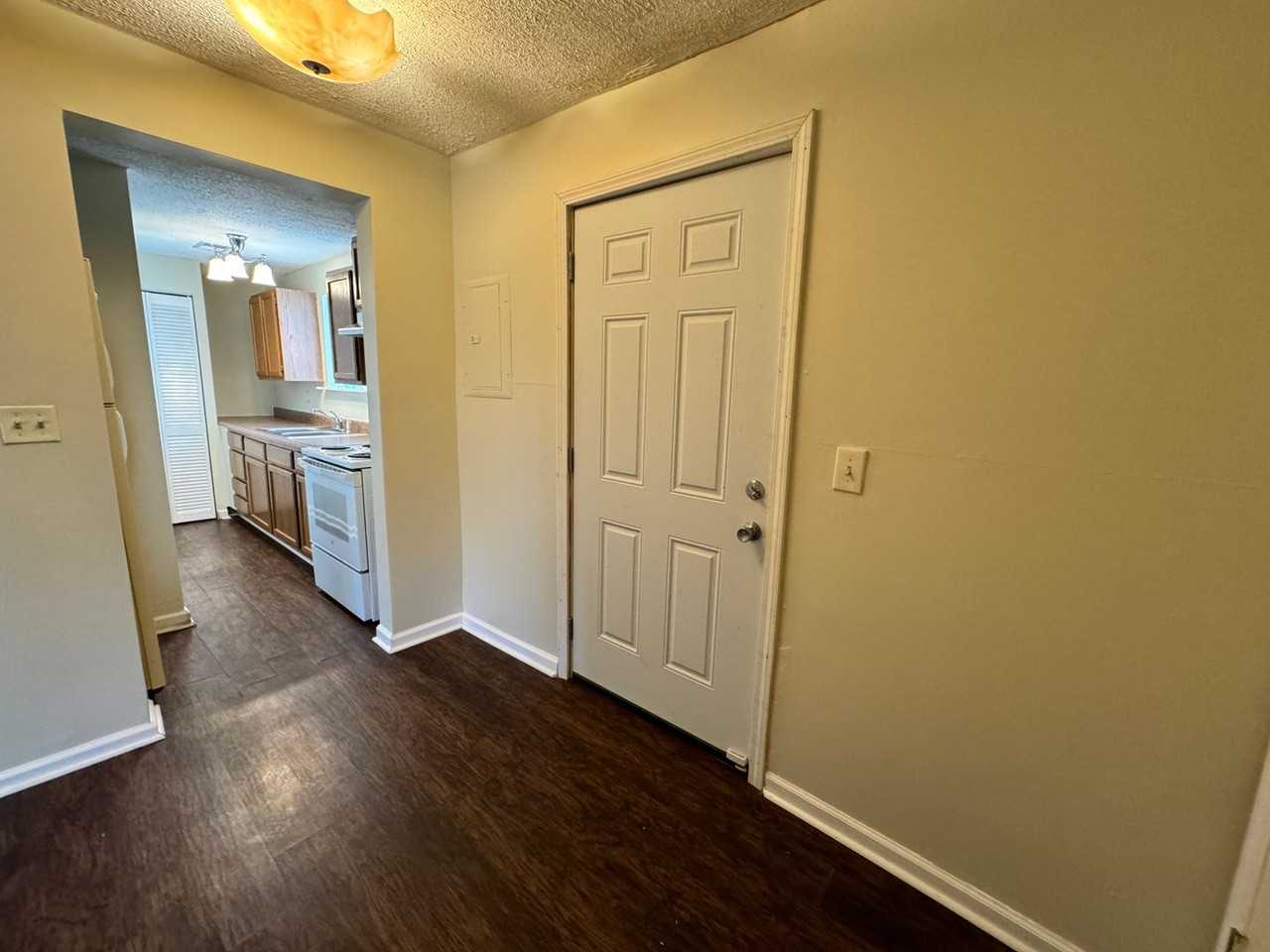 706 Chinn Ave - Photo 3 of 16